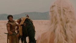 extant_GameOfThrones_2x04-GardenOfBones_1877