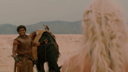 extant_GameOfThrones_2x04-GardenOfBones_1878