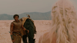 extant_GameOfThrones_2x04-GardenOfBones_1879