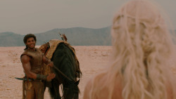 extant_GameOfThrones_2x04-GardenOfBones_1882