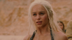 extant_GameOfThrones_2x04-GardenOfBones_1883