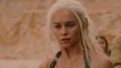 extant_GameOfThrones_2x04-GardenOfBones_1886