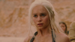 extant_GameOfThrones_2x04-GardenOfBones_1887
