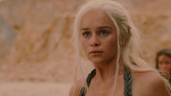 extant_GameOfThrones_2x04-GardenOfBones_1892
