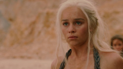 extant_GameOfThrones_2x04-GardenOfBones_1893