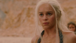 extant_GameOfThrones_2x04-GardenOfBones_1894