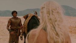 extant_GameOfThrones_2x04-GardenOfBones_1900