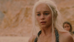 extant_GameOfThrones_2x04-GardenOfBones_1905