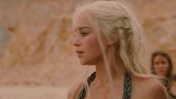 extant_GameOfThrones_2x04-GardenOfBones_1908