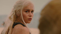 extant_GameOfThrones_2x04-GardenOfBones_1909