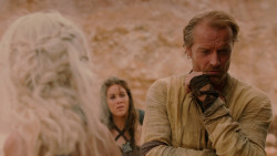 extant_GameOfThrones_2x04-GardenOfBones_1915