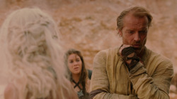 extant_GameOfThrones_2x04-GardenOfBones_1916