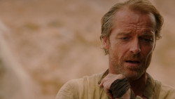 extant_GameOfThrones_2x04-GardenOfBones_1925