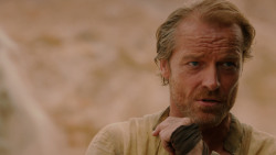 extant_GameOfThrones_2x04-GardenOfBones_1927