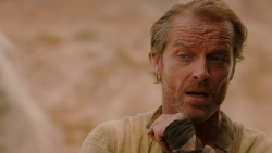 extant_GameOfThrones_2x04-GardenOfBones_1929