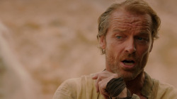 extant_GameOfThrones_2x04-GardenOfBones_1930