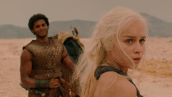 extant_GameOfThrones_2x04-GardenOfBones_1935