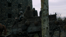 extant_GameOfThrones_2x04-GardenOfBones_1944