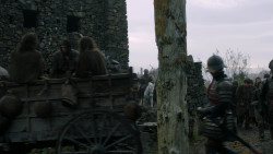 extant_GameOfThrones_2x04-GardenOfBones_1946