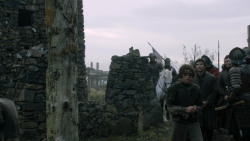 extant_GameOfThrones_2x04-GardenOfBones_1955