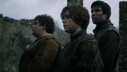 extant_GameOfThrones_2x04-GardenOfBones_1980