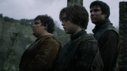 extant_GameOfThrones_2x04-GardenOfBones_1983