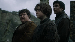 extant_GameOfThrones_2x04-GardenOfBones_1990