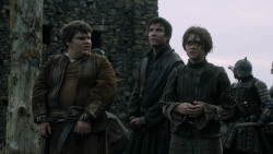 extant_GameOfThrones_2x04-GardenOfBones_1995