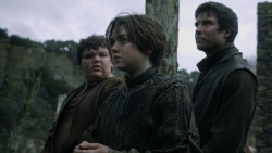 extant_GameOfThrones_2x04-GardenOfBones_2001