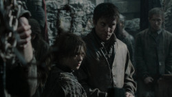 extant_GameOfThrones_2x04-GardenOfBones_2070