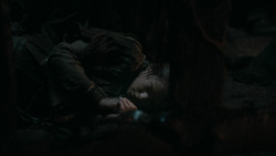 extant_GameOfThrones_2x04-GardenOfBones_2187