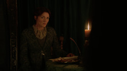 extant_GameOfThrones_2x04-GardenOfBones_2198