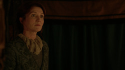 extant_GameOfThrones_2x04-GardenOfBones_2429