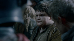 extant_GameOfThrones_2x04-GardenOfBones_2632