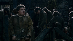 extant_GameOfThrones_2x04-GardenOfBones_2668
