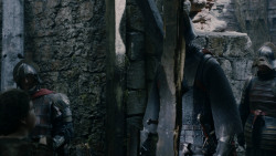 extant_GameOfThrones_2x04-GardenOfBones_2671