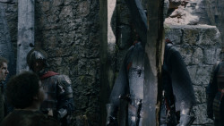 extant_GameOfThrones_2x04-GardenOfBones_2672