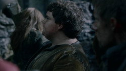 extant_GameOfThrones_2x04-GardenOfBones_2682