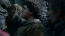extant_GameOfThrones_2x04-GardenOfBones_2683