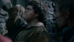extant_GameOfThrones_2x04-GardenOfBones_2684