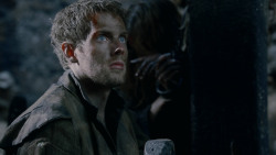 extant_GameOfThrones_2x04-GardenOfBones_2700