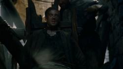 extant_GameOfThrones_2x04-GardenOfBones_2756