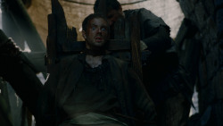 extant_GameOfThrones_2x04-GardenOfBones_2757