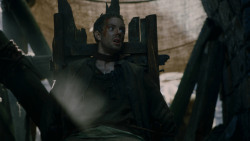 extant_GameOfThrones_2x04-GardenOfBones_2765