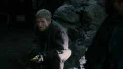 extant_GameOfThrones_2x04-GardenOfBones_2776