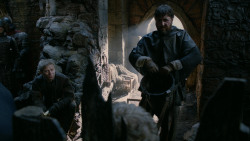 extant_GameOfThrones_2x04-GardenOfBones_2801