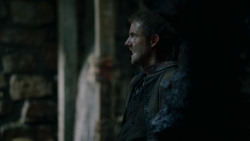 extant_GameOfThrones_2x04-GardenOfBones_2803