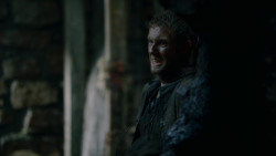extant_GameOfThrones_2x04-GardenOfBones_2808