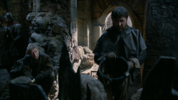 extant_GameOfThrones_2x04-GardenOfBones_2814
