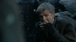 extant_GameOfThrones_2x04-GardenOfBones_2820